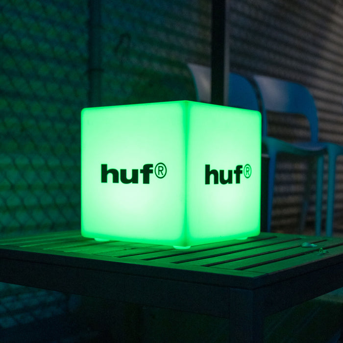 Personalisierte Leuchtreklame, Werbe-Display mit Hintergrundbeleuchtung, Markenlogo-Würfel