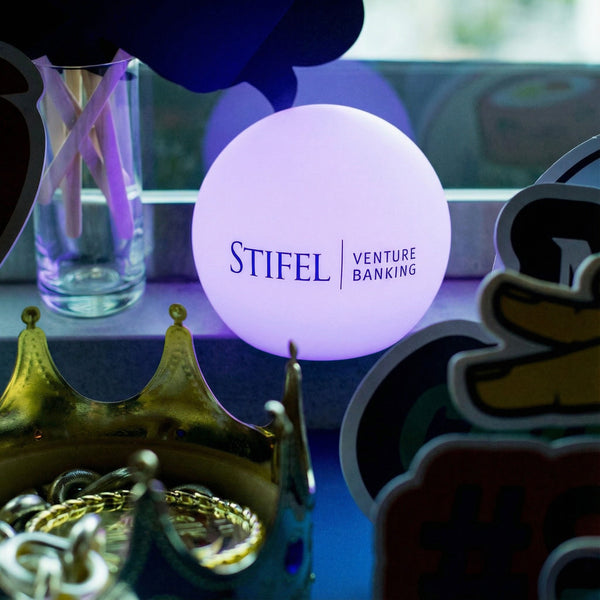 Personalisierte LED Kugelleuchte Tischlampe, kabellose Tischmitte, Logo-Leuchte Leuchtkasten