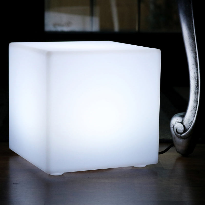 LED Tischlampe Würfel Modern 20x20 cm, Birne E27 Weiß Installiert