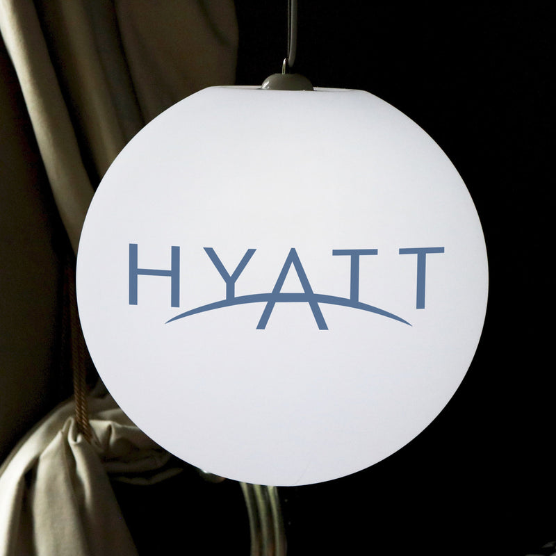Maßgeschneiderte Leuchtreklame LED Hängelampe, personalisierte Deckenleuchte E27 60 cm Logo-Ball