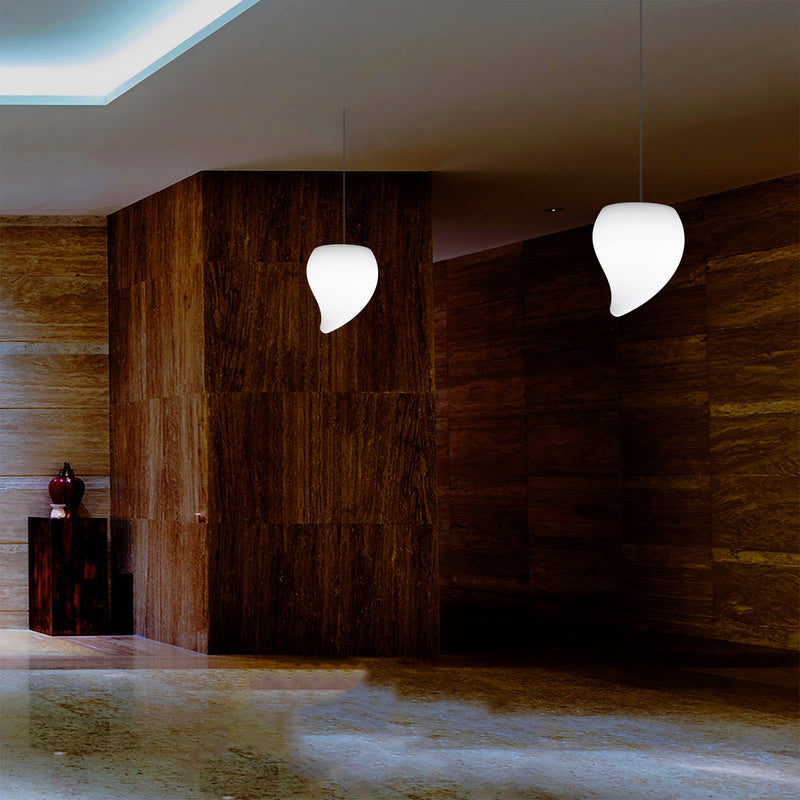 Designer LED Pendelleuchte, einzigartige Tränenform, besondere E27 Hängeleuchte, weiß