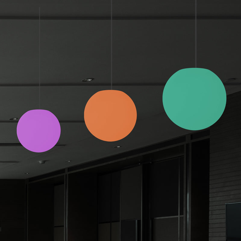 LED Kugel Pendelleuchte, 20 cm große mehrfarbige RGB Hängelampe in Ball Form mit Fernbedienung