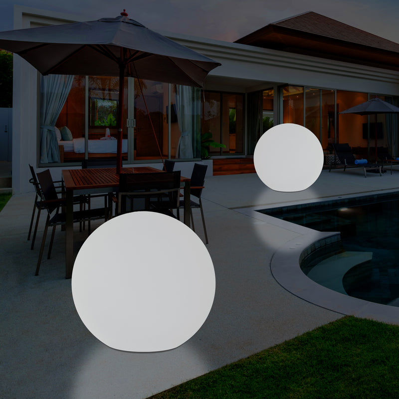 Netzbetriebene Outdoor Kugel Gartenleuchte, 50 cm Ball Kugel RGB Stehleuchte mit Farbwechsel