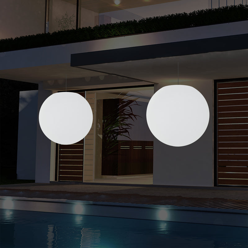 Hängelampe für die Gartenterrasse, netzbetriebene LED Pendelleuchte, 60 cm Globus Kugel Ball, RGB