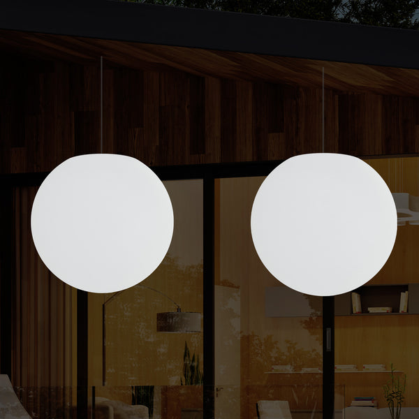Hängelampe für die Gartenterrasse, netzbetriebene LED Pendelleuchte, 60 cm Globus Kugel Ball, RGB