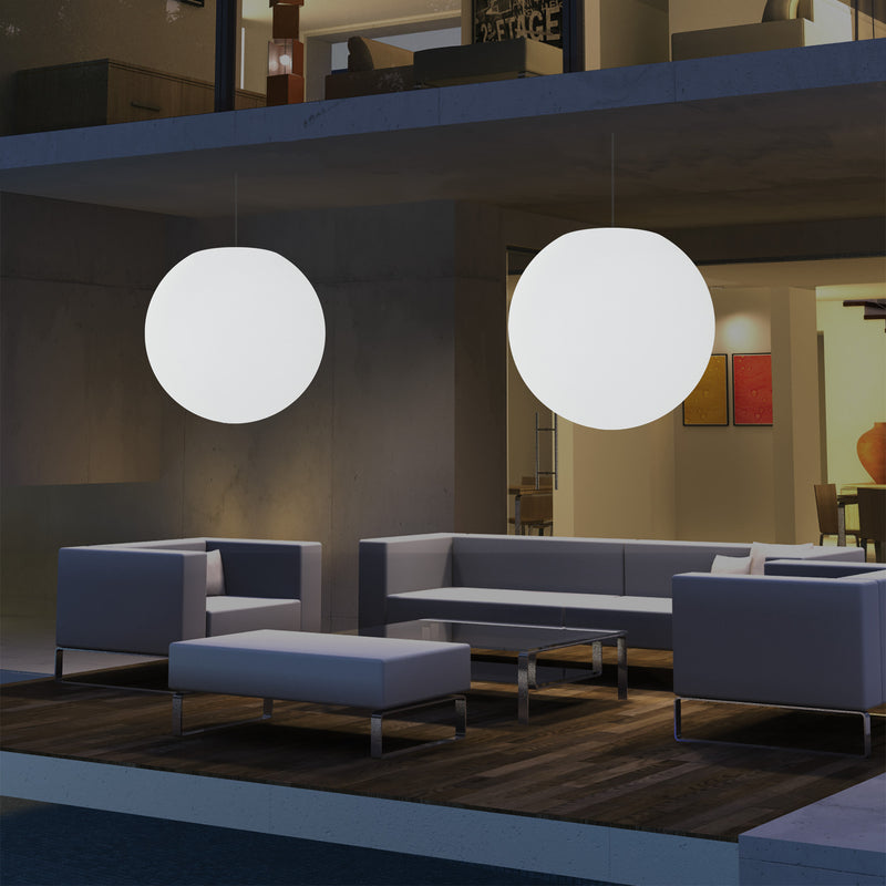 Hängelampe für die Gartenterrasse, netzbetriebene LED Pendelleuchte, 60 cm Globus Kugel Ball, RGB