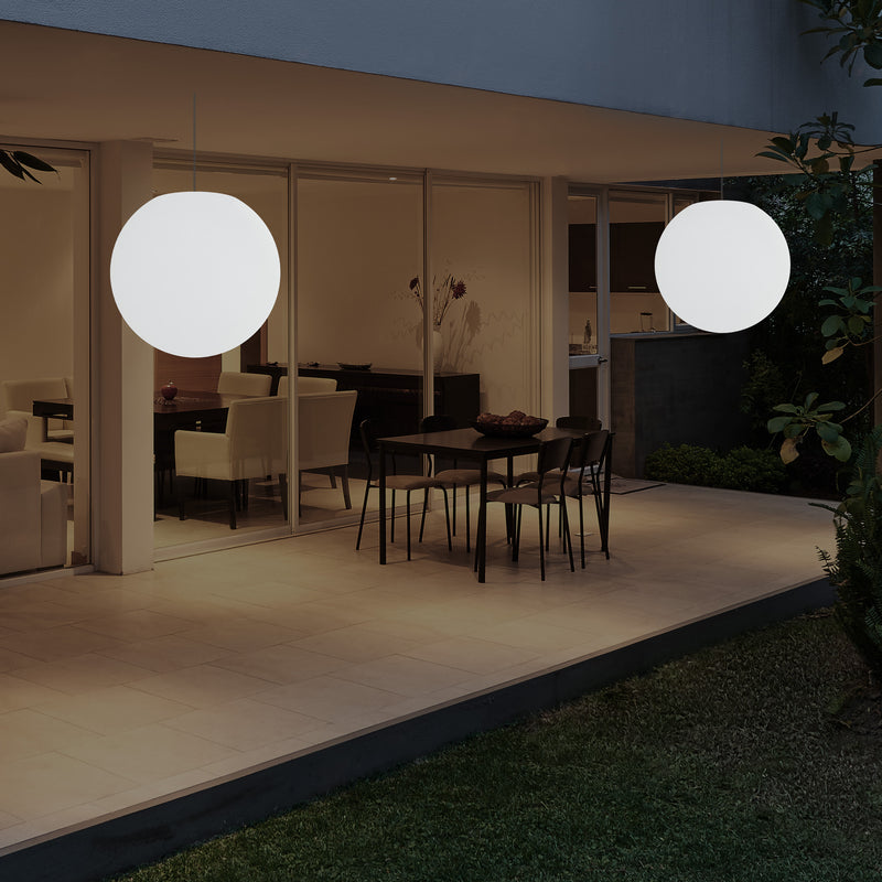 Balkon Außenleuchte, netzbetriebene LED Pendelleuchte, Ball 30 cm Kugel Hängelampe, mehrfarbig