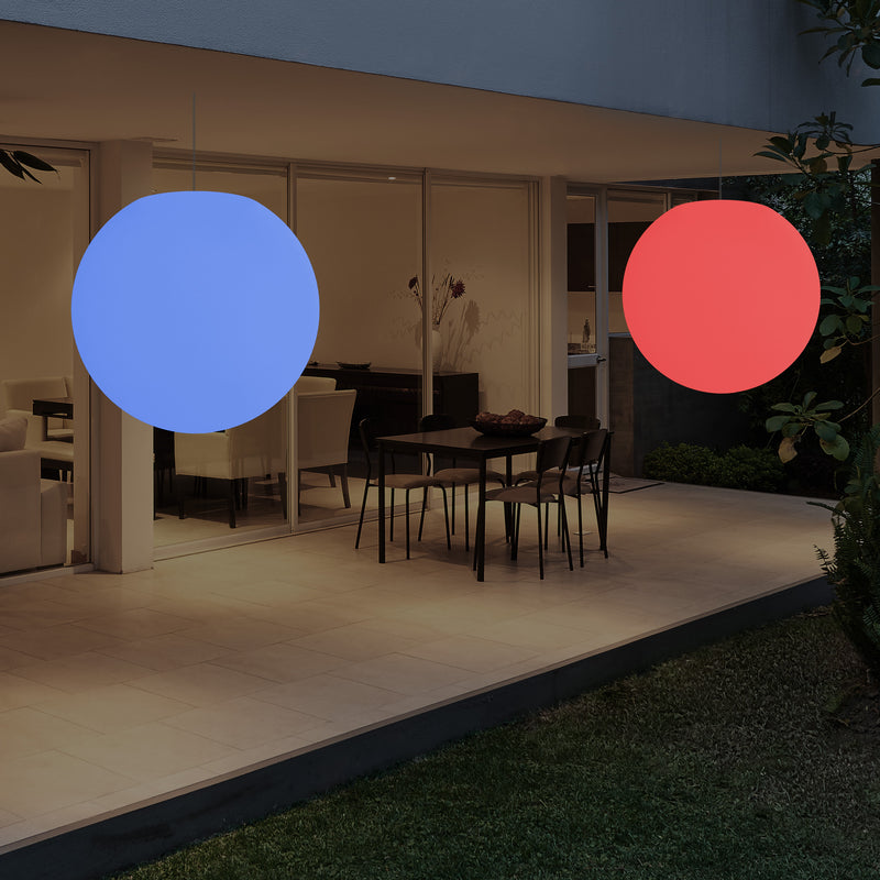 Hängelampe für die Gartenterrasse, netzbetriebene LED Pendelleuchte, 60 cm Globus Kugel Ball, RGB