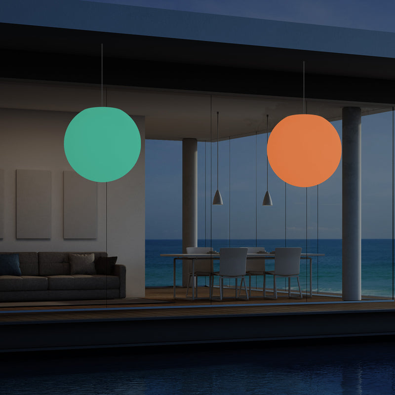 Balkon Außenleuchte, netzbetriebene LED Pendelleuchte, Ball 30 cm Kugel Hängelampe, mehrfarbig
