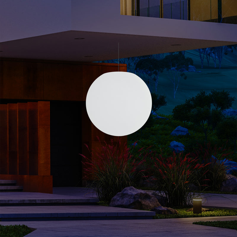 Netzbetriebene Garten Pendelleuchte für den Außenbereich, 50 cm LED Kugel Hängeleuchte, mehrfarbig