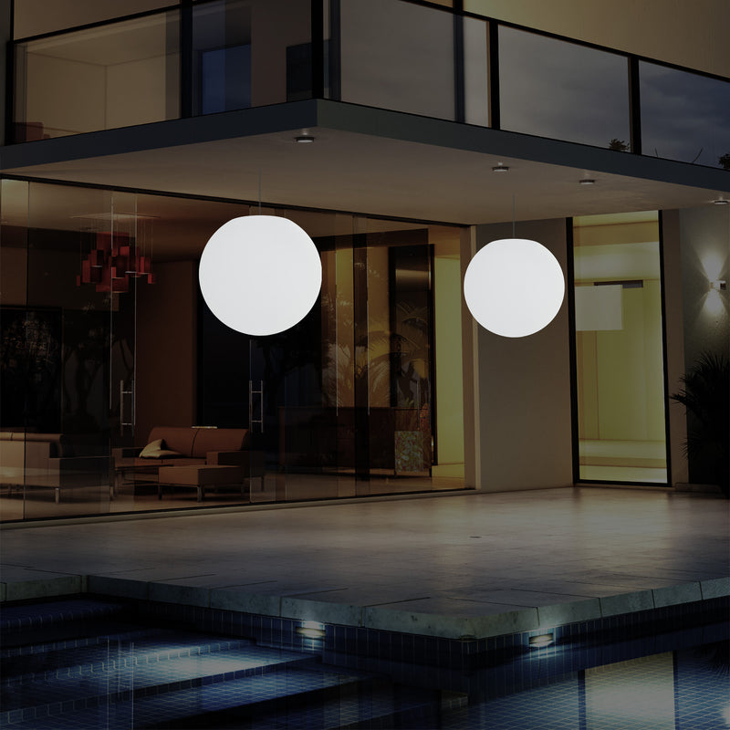 Balkon Außenleuchte, netzbetriebene LED Pendelleuchte, Ball 30 cm Kugel Hängelampe, mehrfarbig