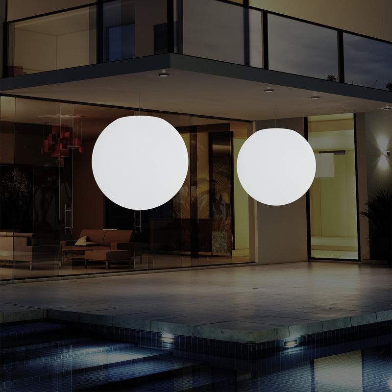 Hängelampe für die Gartenterrasse, netzbetriebene LED Pendelleuchte, 60 cm Globus Kugel Ball, RGB