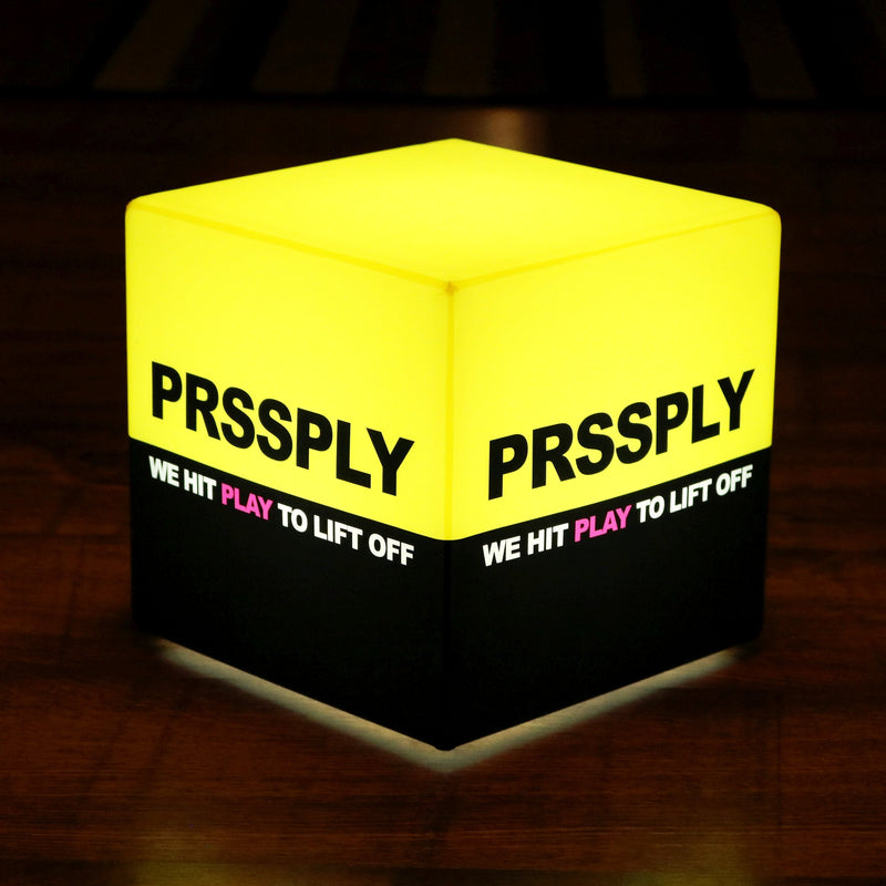 Benutzerdefinierter LED Leuchthocker mit Markenaufdruck Cube 60 cm große Leuchtwerbung in Würfelform